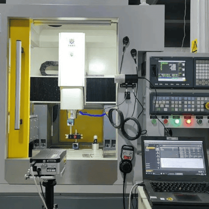 4-akset Cnc tredreiemaskin